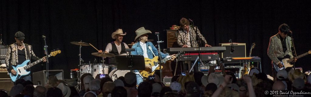 Dwight Yoakam live show photography