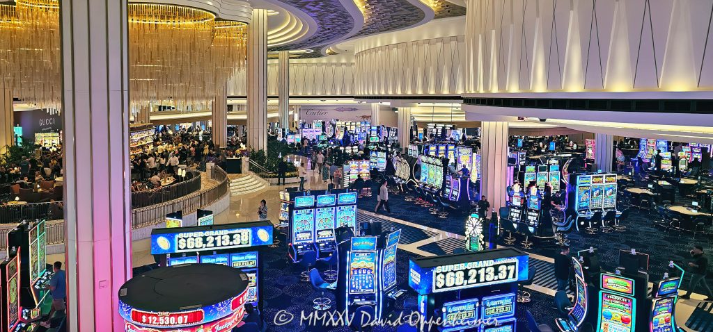 Fontainebleau Las Vegas Bleau Bar and Casino
