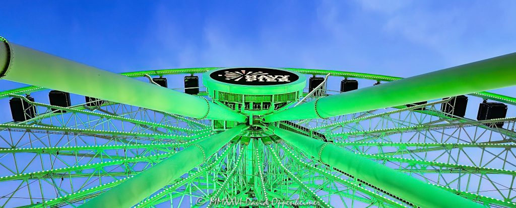 Centennial Wheel at Navy Pier in Chicago